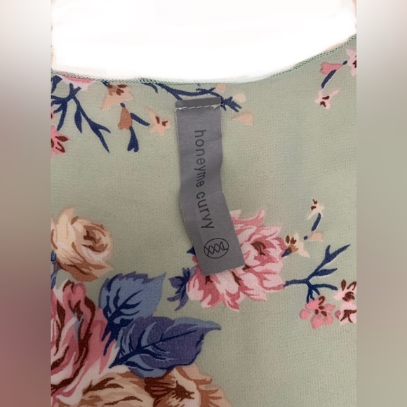HoneyMe Curvy Green Floral Kimono - Picture 5 of 5